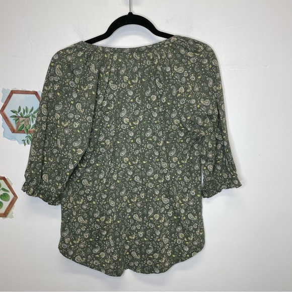 Lucky Brand green paisley v-neck boho shirt - Picture 3 of 6
